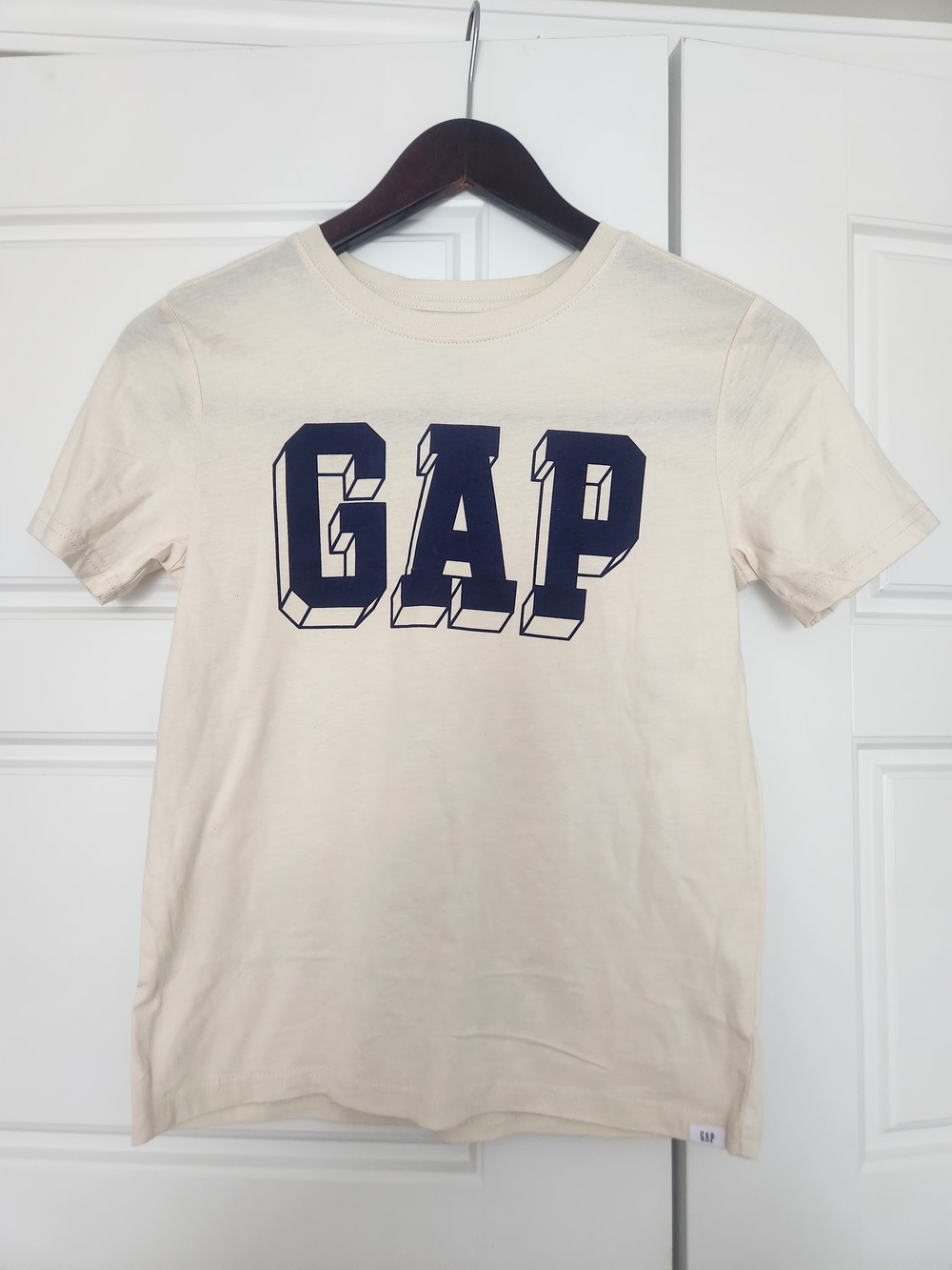 Brand New Whitout Tag GAP Cream Short Sleeve Tee with Navy 3D Logo